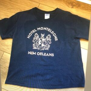 Vintage New Orleans Hotel t-shirt sz S/M Navy